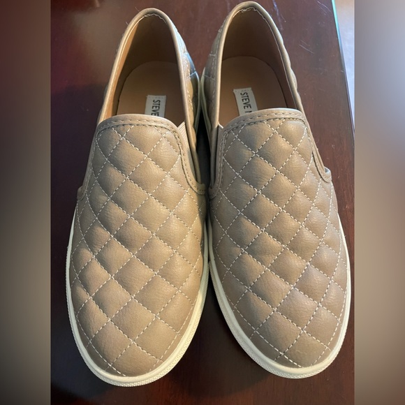 Steve Madden Ecentrcq slip on sneakers Cream Tan Size 7 - Picture 5 of 7